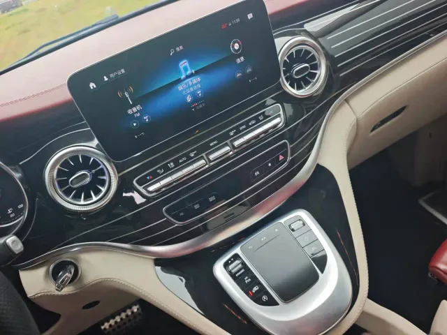 Mercedes-Benz V-Class — Фото автомобиля 13