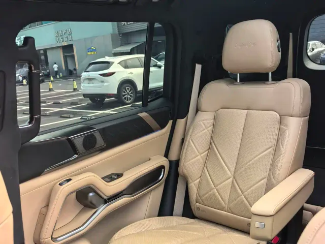BYD FangChengBao Leopard 8 — Фото автомобиля 28