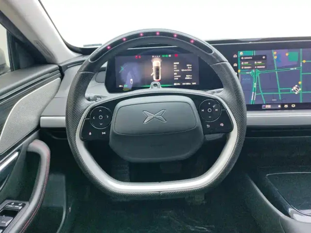 Xpeng P7 — Фото автомобиля 15