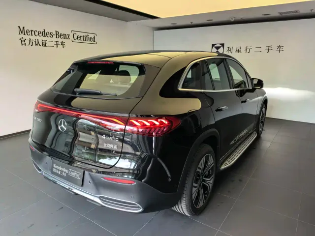 Mercedes-Benz EQE SUV — Фото автомобиля 4