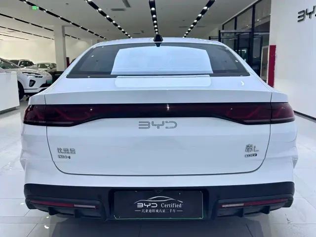 BYD Qin L — Фото автомобиля 10