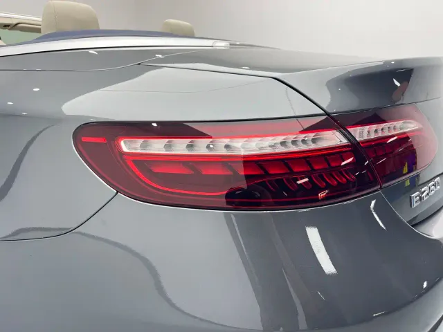 Mercedes-Benz E-Class — Фото автомобиля 17