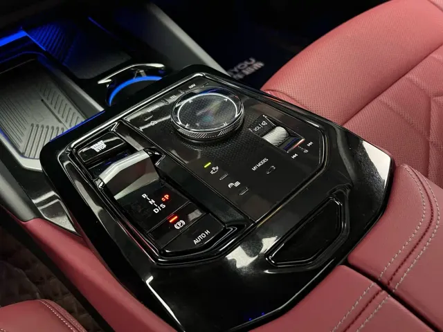 BMW 5 Series — Фото автомобиля 14