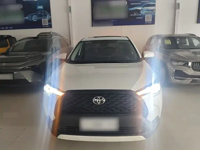 Toyota Corolla Cross — Фото автомобиля 2