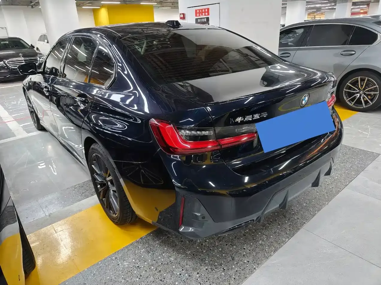 BMW BMW 3 Series 2023 325Li M Sport Black Night Package — Фото автомобиля 14