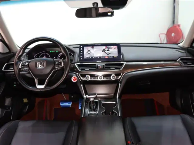 Honda Accord — Фото автомобиля 12