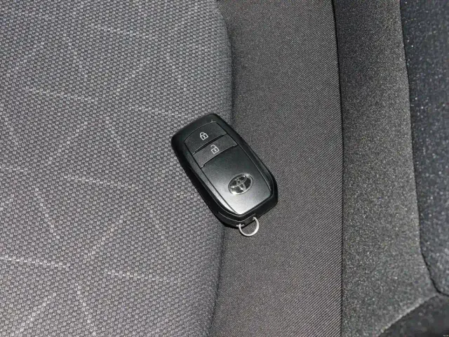 Toyota RAV4 — Фото автомобиля 12