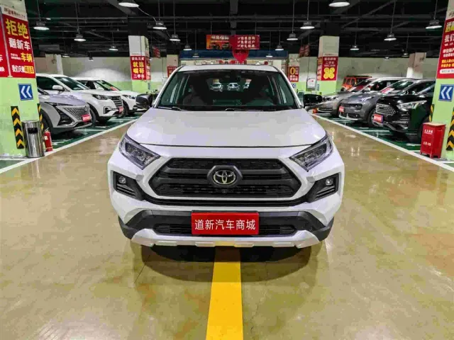 Toyota RAV4 — Фото автомобиля 2
