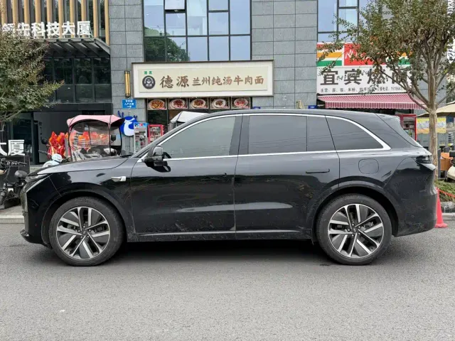 Li Auto L6 — Фото автомобиля 3