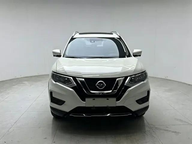 Nissan X-Trail — Фото автомобиля 2