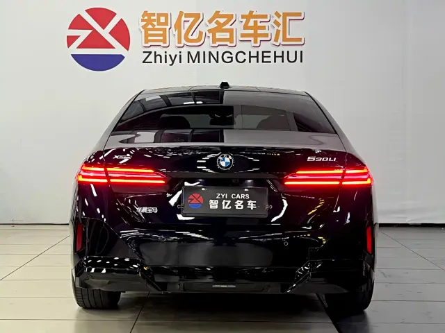 BMW 5 Series — Фото автомобиля 12