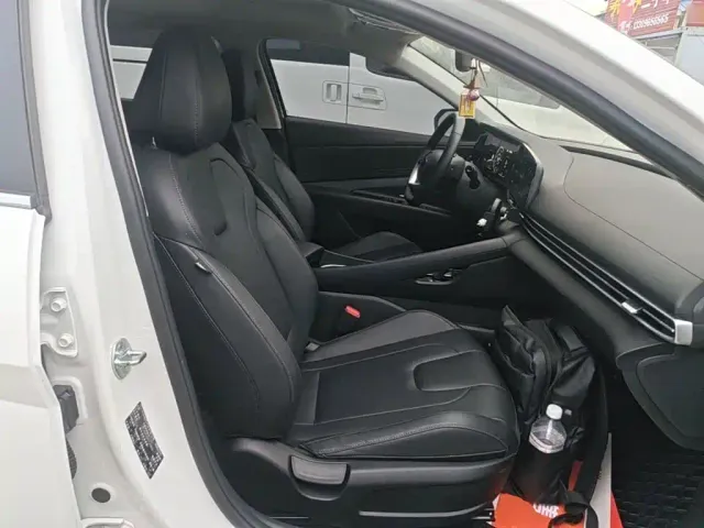 Hyundai Elantra — Фото автомобиля 24