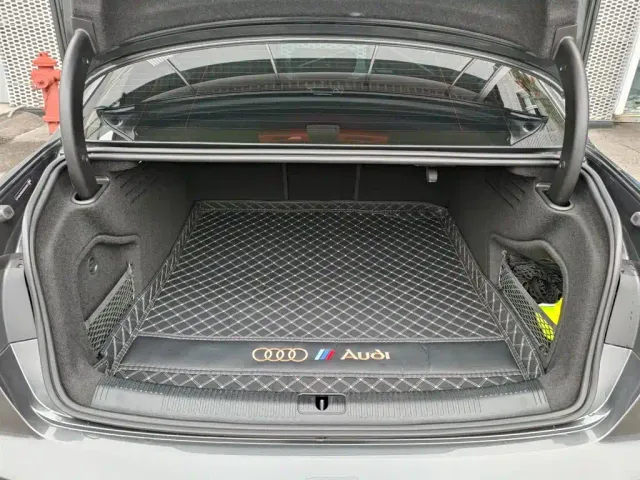Audi A4L — Фото автомобиля 9