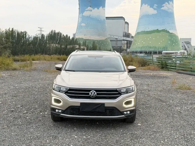 Volkswagen T-Roc — Фото автомобиля 2