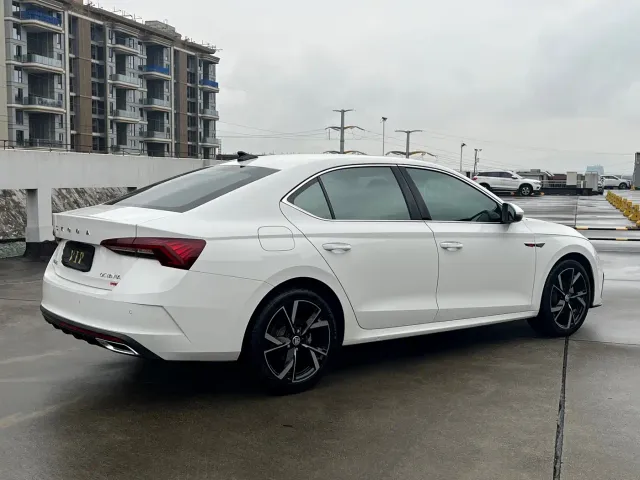Skoda Octavia — Фото автомобиля 15