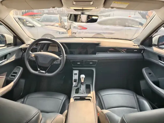 Roewe i5 — Фото автомобиля 8
