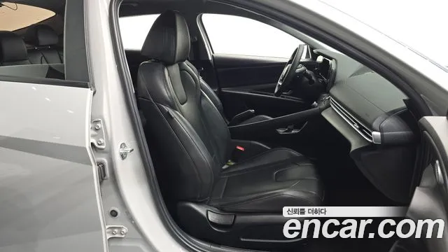 Hyundai Avante CN7 — Фото автомобиля 16