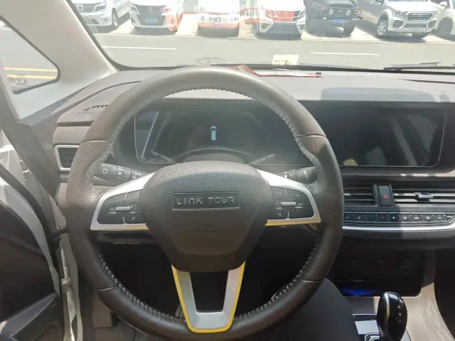 Link Tour Auto Lingtu E-M8 — Фото автомобиля 11