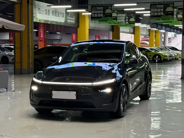 Фотография автомобиля — Tesla Model Y