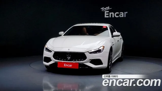 Maserati Ghibli — Фото автомобиля 3