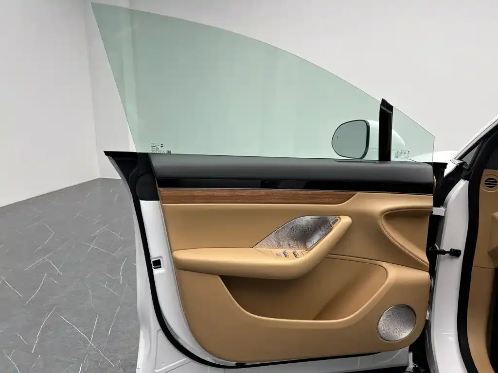 Zhijie Luxeed R7 2024 Pure Electric 802km Max — Фото автомобиля 13