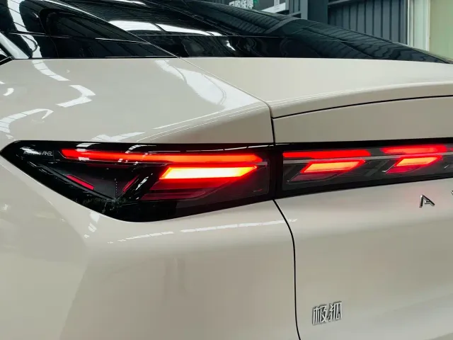 Arcfox Alpha S5 — Фото автомобиля 11