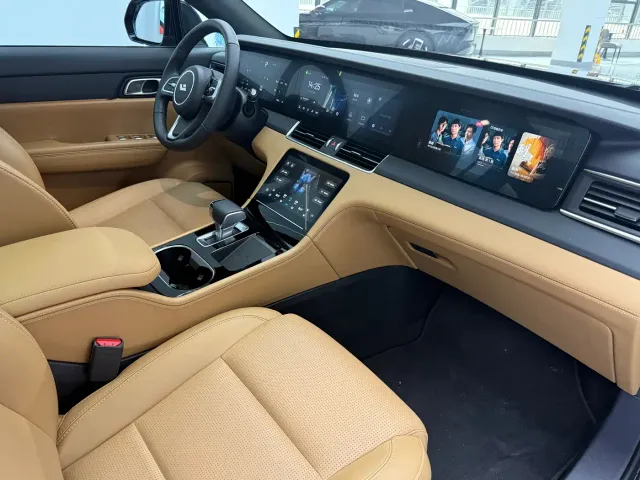 Li Auto ONE — Фото автомобиля 8