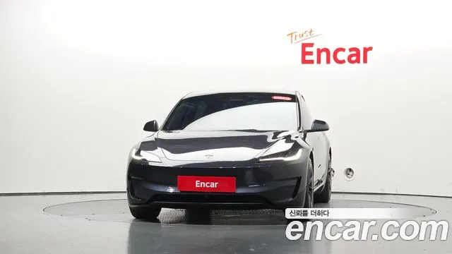 Tesla Model 3 — Фото автомобиля 2