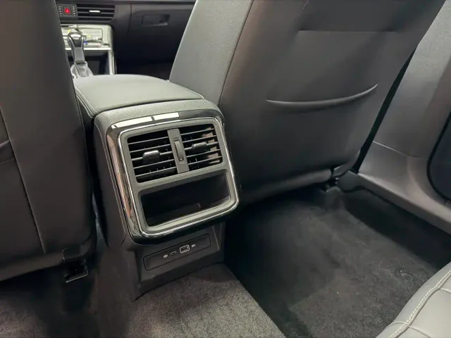 Volkswagen Passat — Фото автомобиля 18