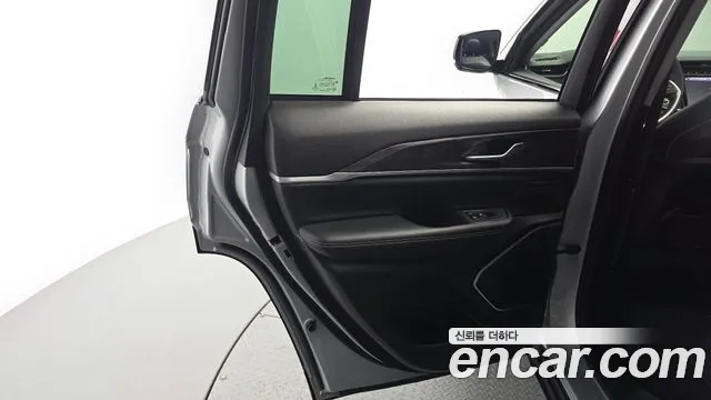 Jeep Cherokee WL — Фото автомобиля 14