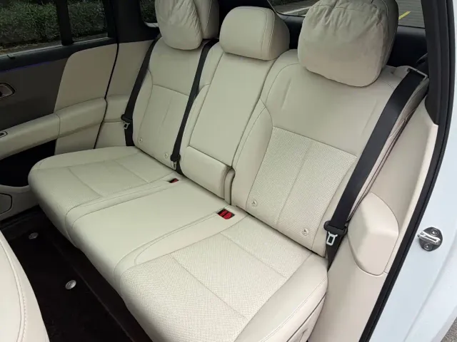 Li Auto i6 — Фото автомобиля 9