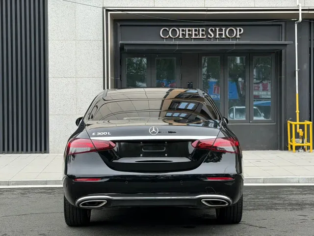 Mercedes-Benz E-Class — Фото автомобиля 15