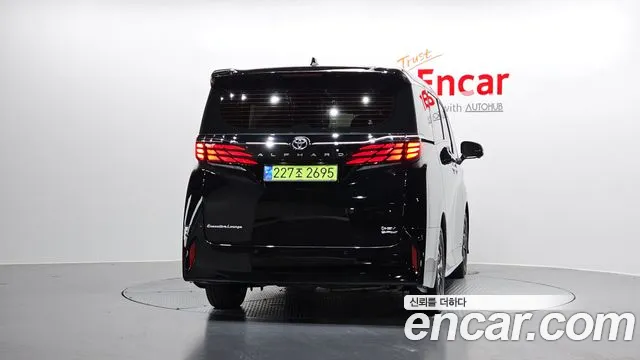 Toyota Alphard — Фото автомобиля 4