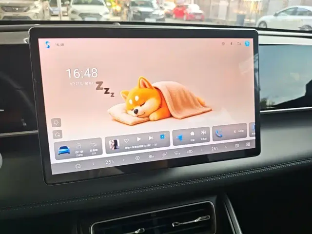BYD Qin L — Фото автомобиля 12