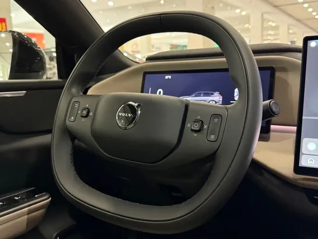 Volvo XC70 Plug-in Hybrid — Фото автомобиля 10