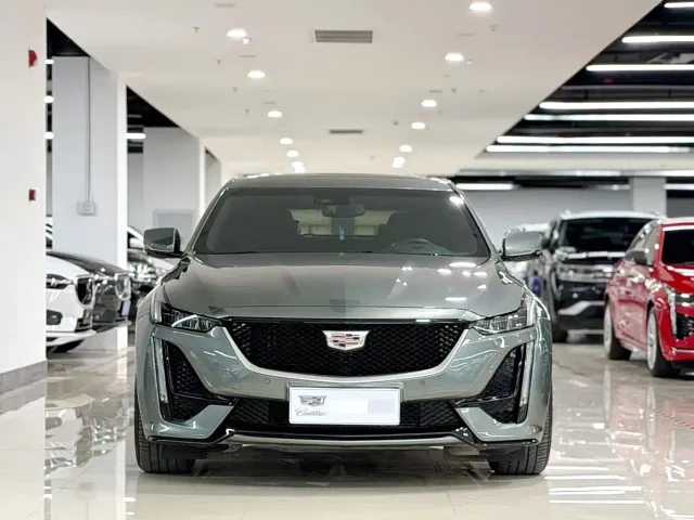 Cadillac CT5 — Фото автомобиля 3