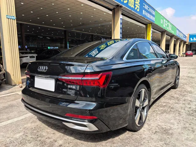 Audi A6L — Фото автомобиля 12
