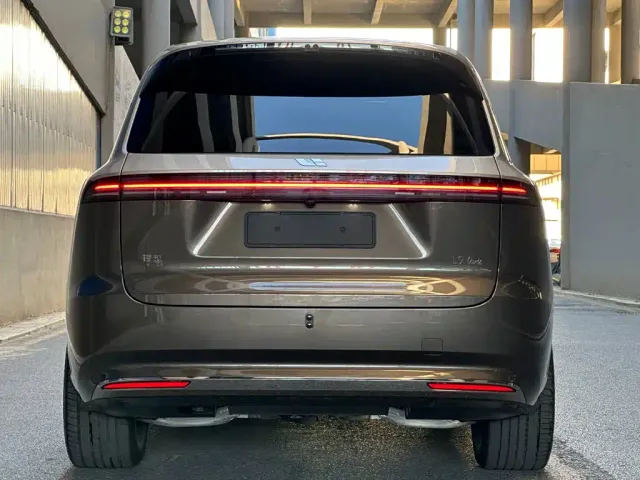 Li Auto Li Xiang L9 2026 Base Model — Фото автомобиля 4