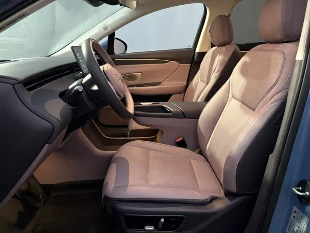 Hongqi Tiangong 06 — Фото автомобиля 7