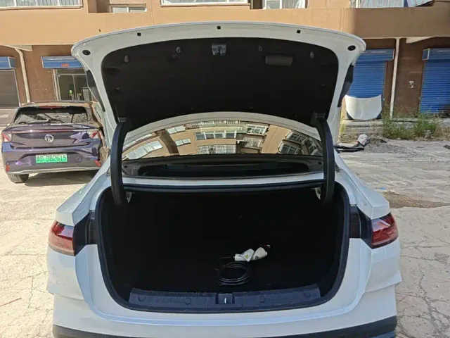 BYD Qin L — Фото автомобиля 18