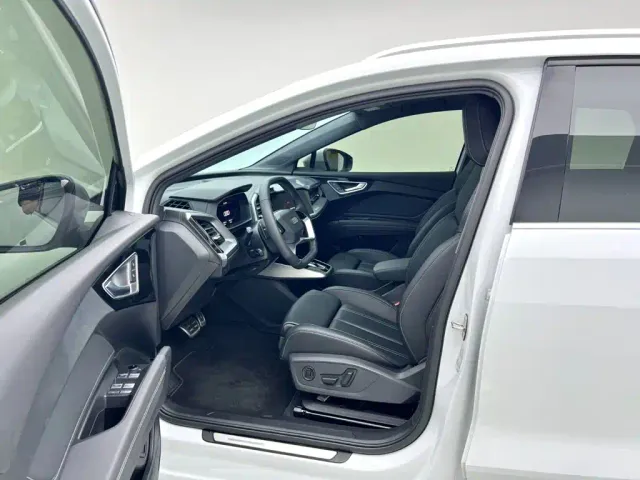 Audi Q4 e-tron — Фото автомобиля 10
