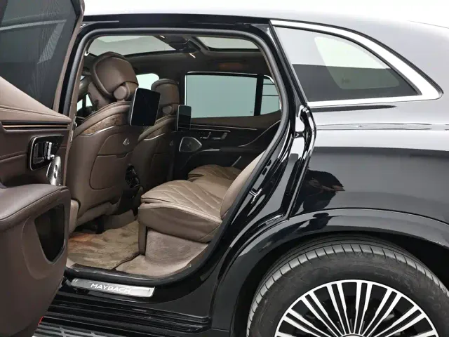 Mercedes-Benz Maybach EQS SUV — Фото автомобиля 15