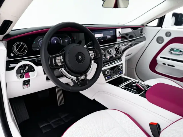 Rolls-Royce Spectre — Фото автомобиля 11