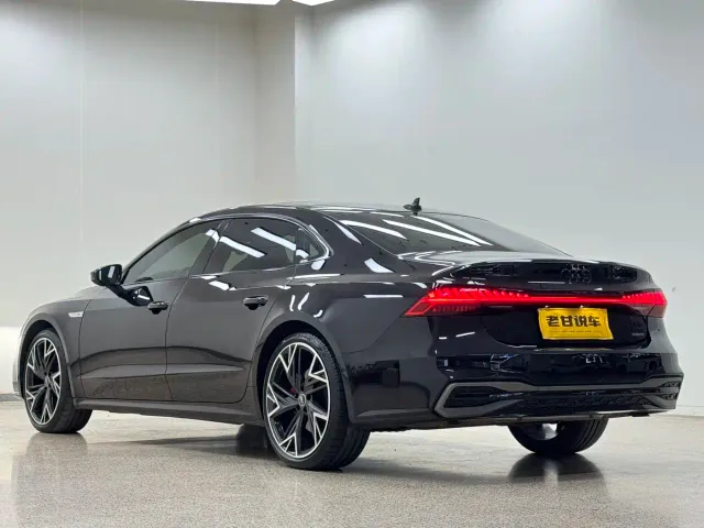 Audi A7L — Фото автомобиля 7