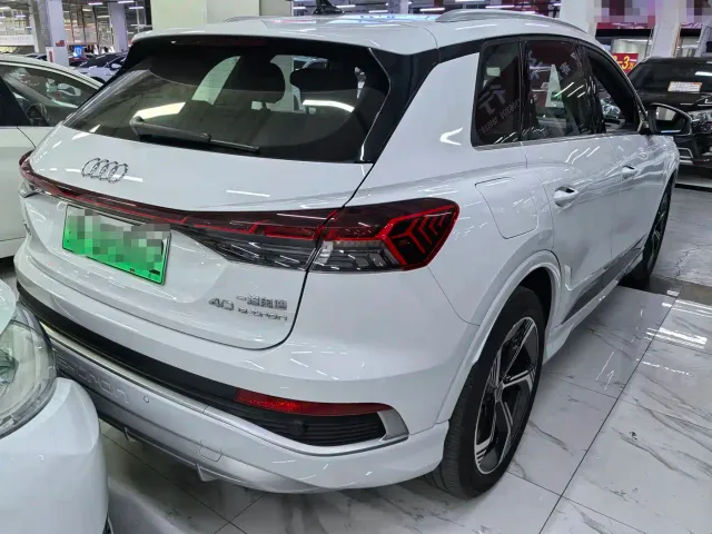 Audi Q4 e-tron — Фото автомобиля 6