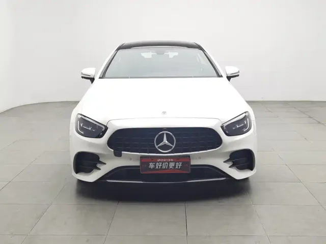 Mercedes-Benz E-Class — Фото автомобиля 3