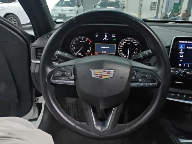 Cadillac CT4 — Фото автомобиля 15