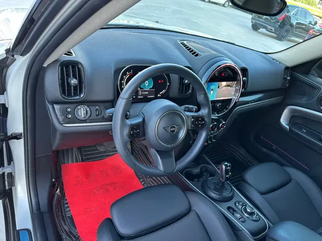 MINI Countryman — Фото автомобиля 10