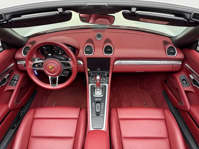 Porsche 718 — Фото автомобиля 11