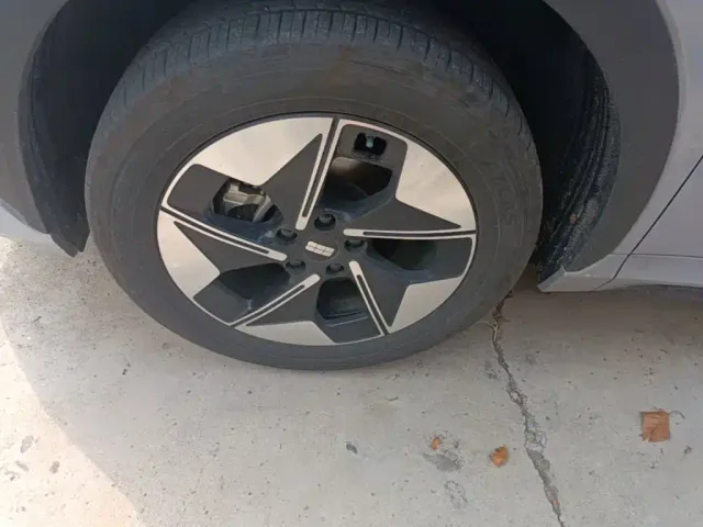 Geely Galaxy E5 — Фото автомобиля 22